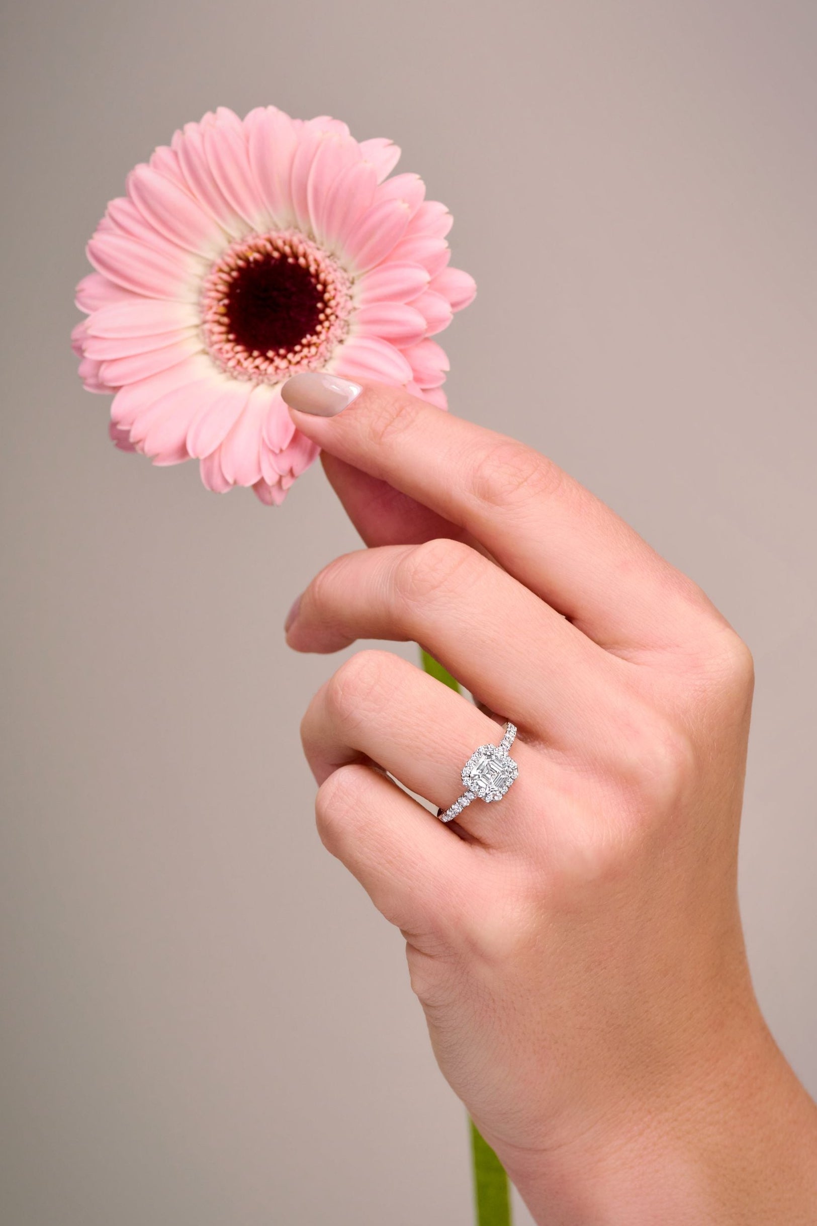 (Royal Asscher Cut)
