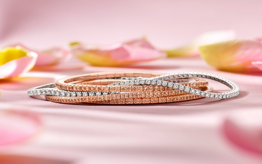 A gift for every occasion - Classic diamond jewelry