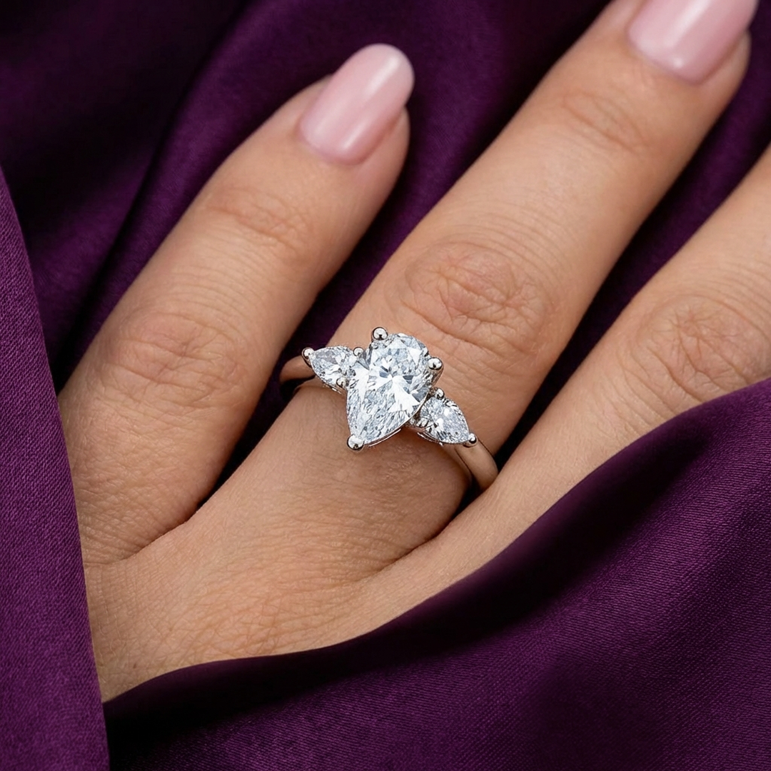 (Royal Asscher Pear)