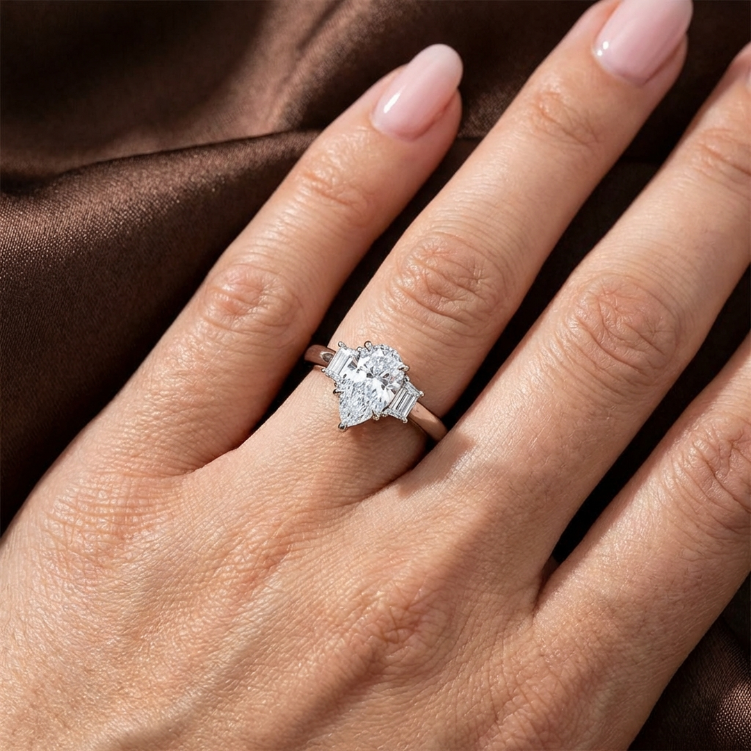 (Royal Asscher Pear)