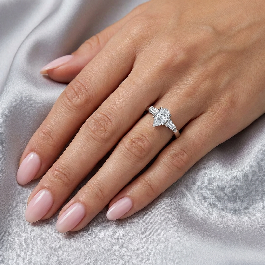 (Royal Asscher Pear)