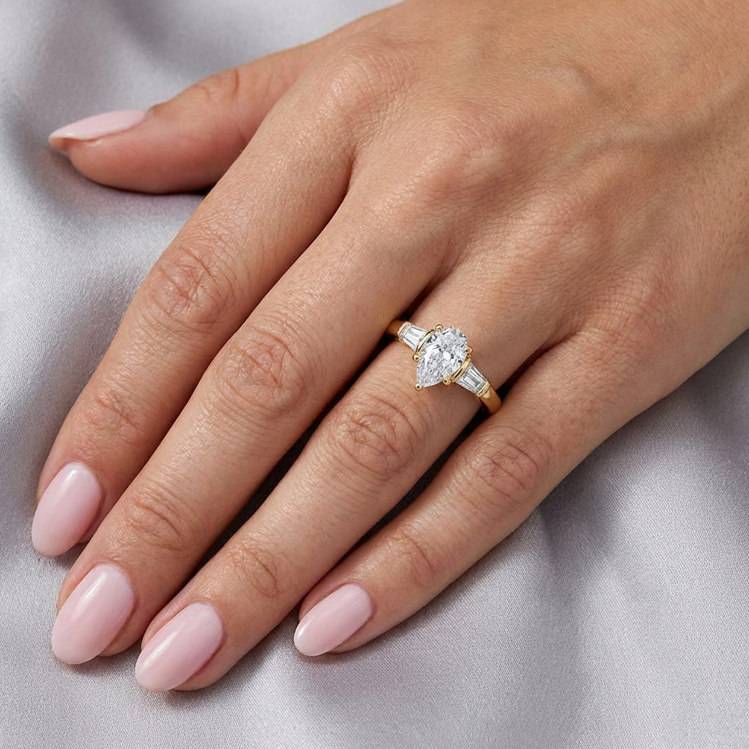 (Royal Asscher Pear - Yellow)